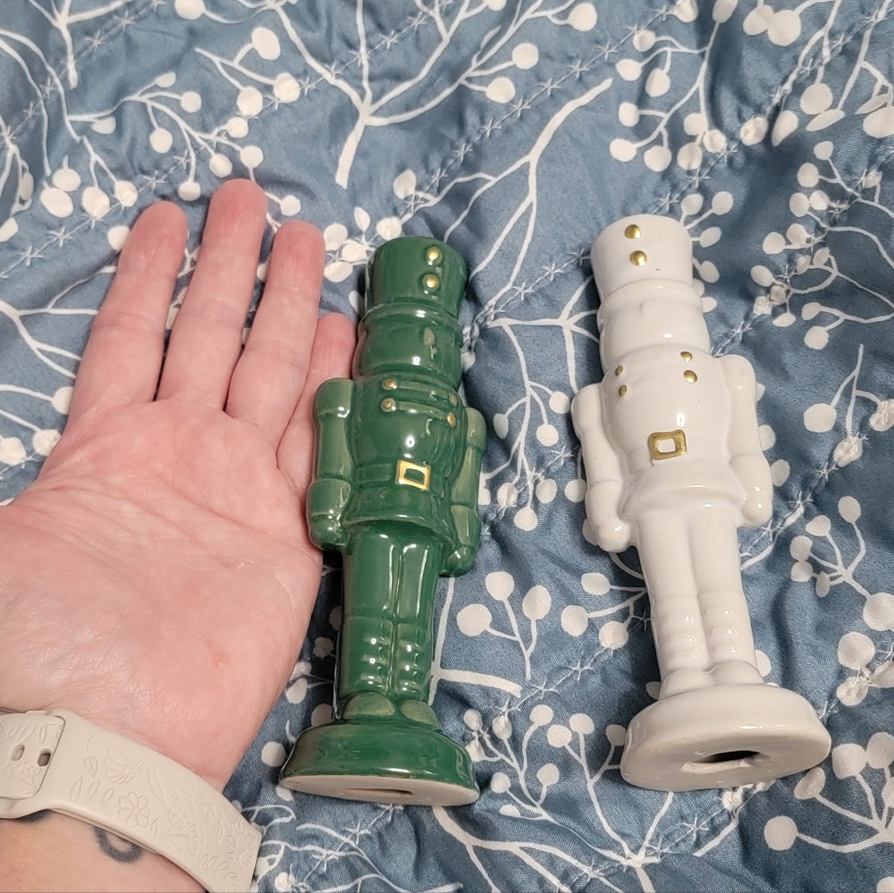 Green and White Nutcracker Figurines - Picture 5 of 5